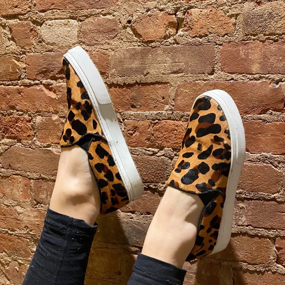 Pre-Owned Schutz Cheetah Sneaker Slides